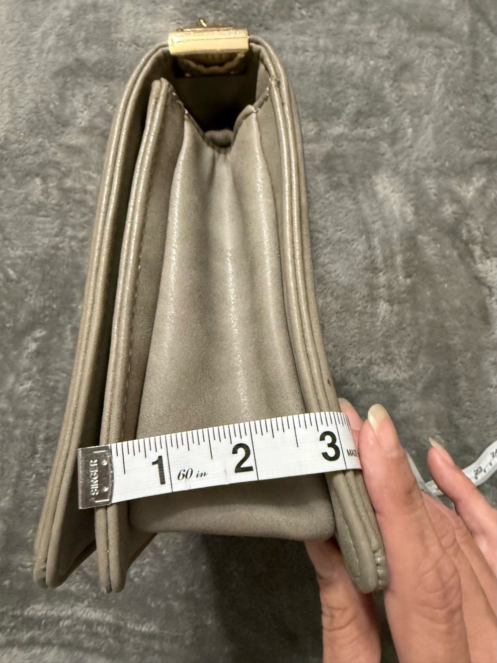 BCBG Quilted Shoulder Bag in Light Gray with Gold Chain - Picture 11 of 12